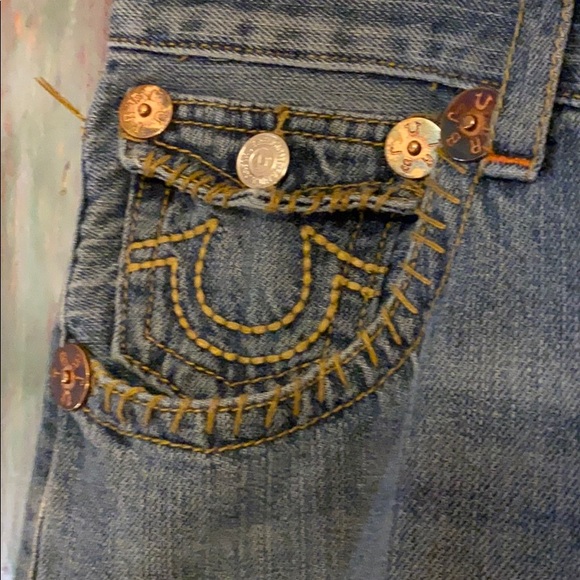 TRUE RELIGION BRAND JEANS - Picture 2 of 4